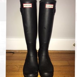 Hunter tall women’s black rain boots
